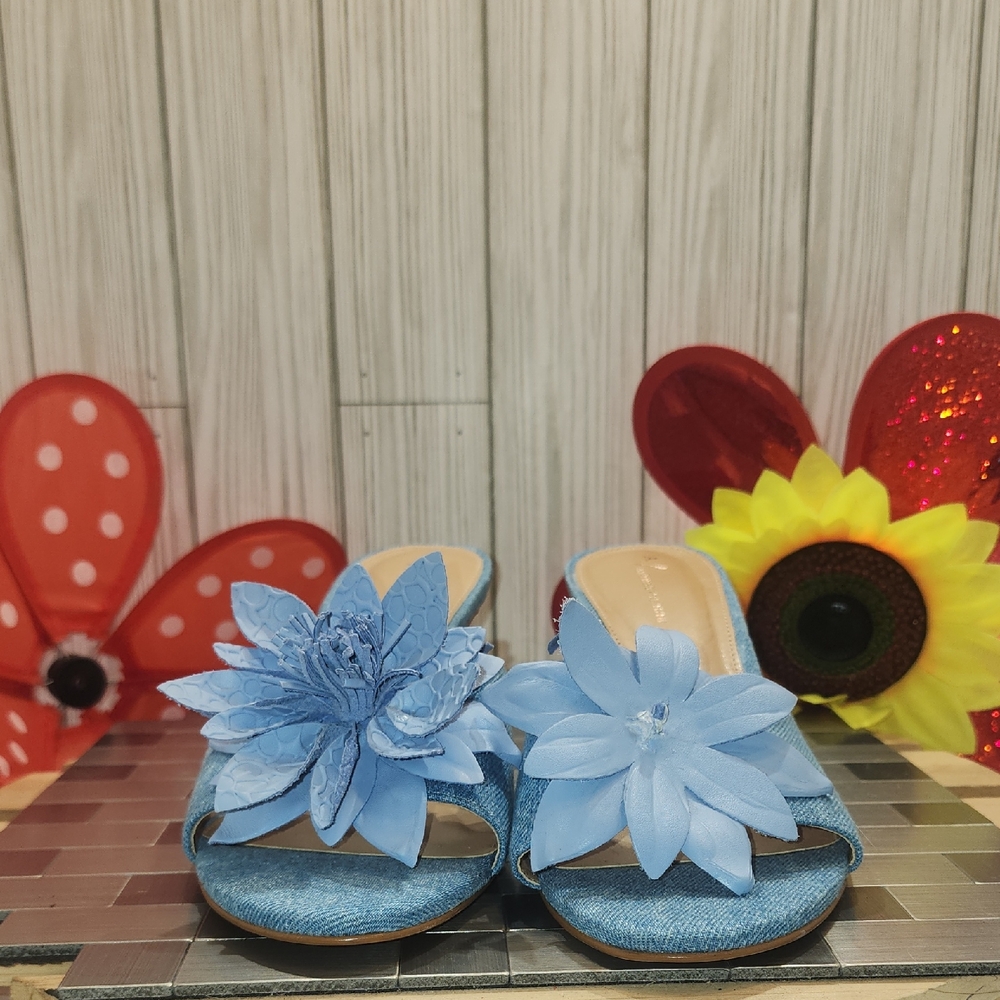 Anthropologie Blue Kids Sandals with Floral Design‎